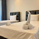 Salam 2 - Woman Pool - Experience Apartment *