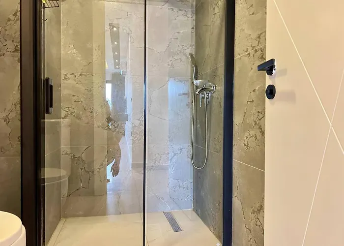 Salam 2 - Woman Pool - Experience Apartment