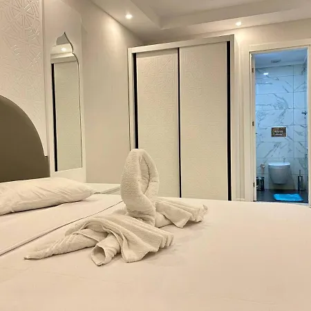 Apartment Salam 2 - Woman Pool - Experience