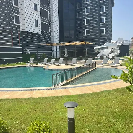 Salam 2 - Woman Pool - Experience Apartment